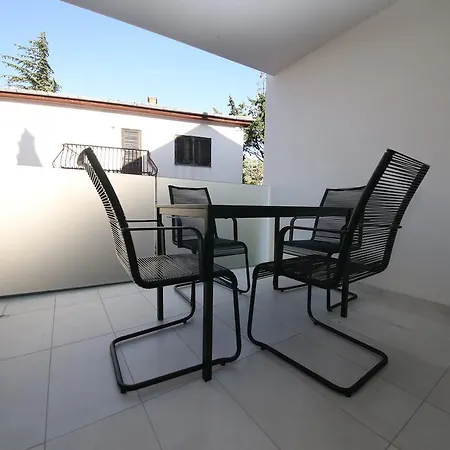 Apartman Drance 16 *